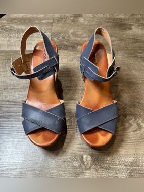 Lucky Brand Size 7.5 M MODILLE Moroccan Blue Leather Sandals Wedges